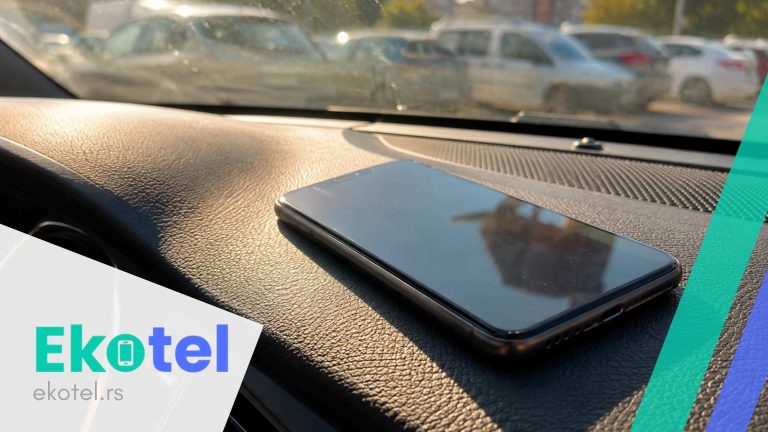 Telefon u parkiranom autu na suncu – koliko je opasno i na kojoj temperaturi se kvari